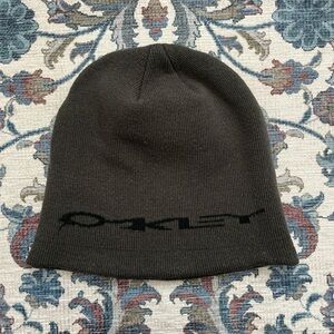 2000’s Oakley Dark Gray Beanie